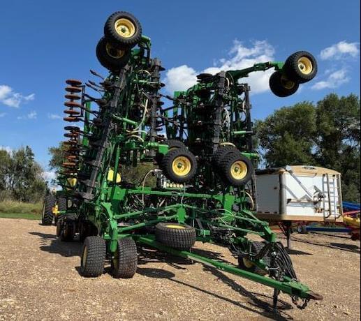 Image of John Deere 1835 equipment image 4