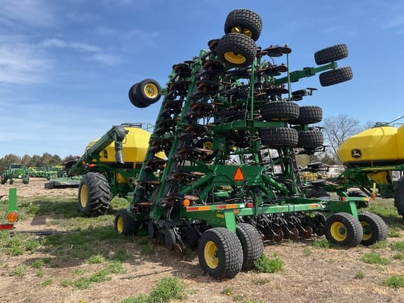 Image of John Deere 1890 equipment image 3