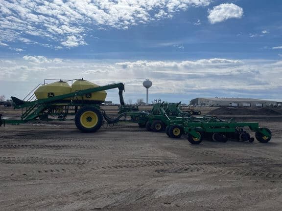 Image of John Deere 1890 equipment image 1