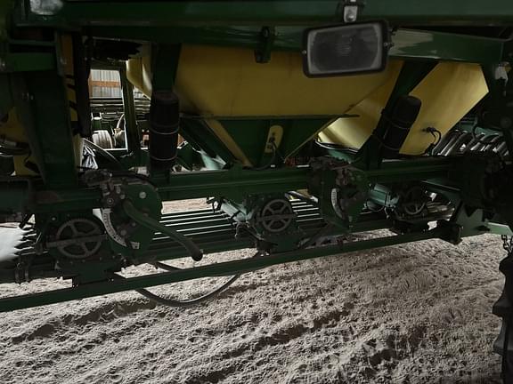 Image of John Deere 1890 equipment image 3