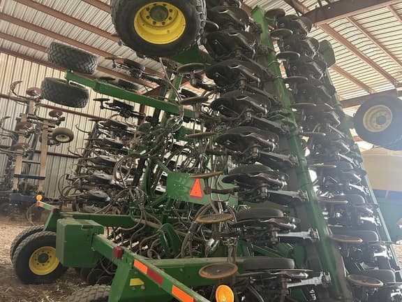 Image of John Deere 1890 equipment image 3