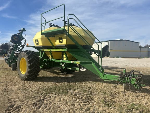 Image of John Deere 1890 equipment image 1