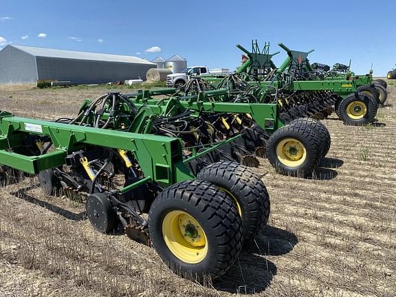 Image of John Deere 1890 equipment image 3