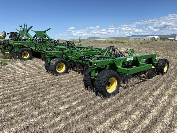 Image of John Deere 1890 equipment image 2