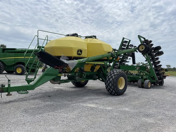 2012 John Deere 1890 Equipment Image0