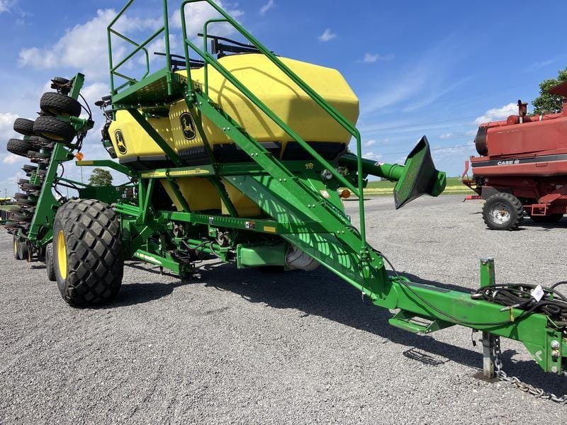 2012 John Deere 1890 Equipment Image0