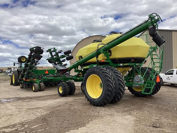 Image of John Deere 1890 equipment image 3