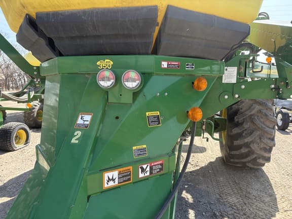 Image of John Deere 1890 equipment image 4