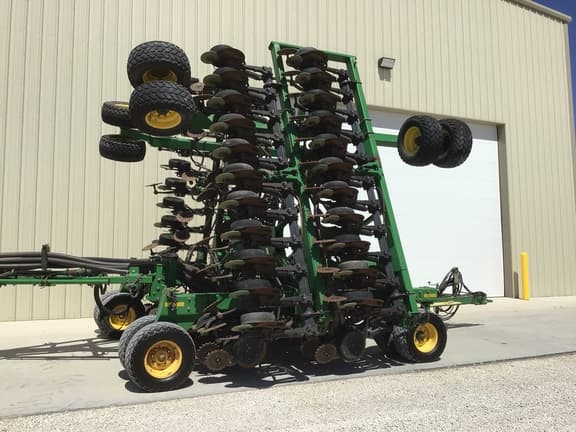 Image of John Deere 1890 equipment image 1