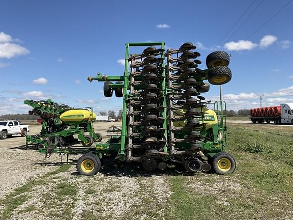 Image of John Deere 1990 equipment image 1