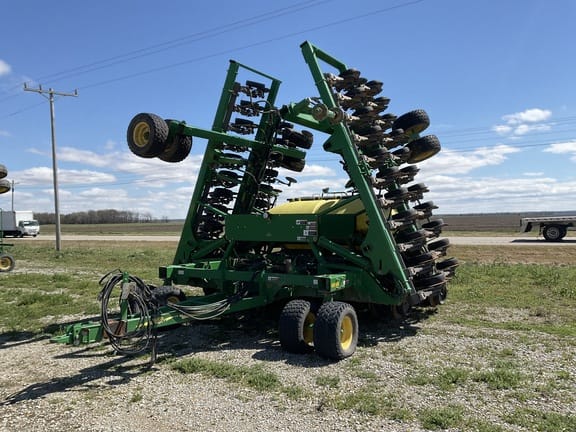 2012 John Deere 1990 Equipment Image0