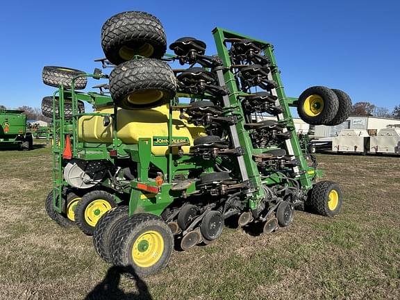 Image of John Deere 1990 equipment image 1