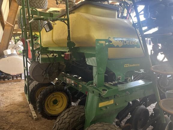 Image of John Deere 1990 equipment image 4