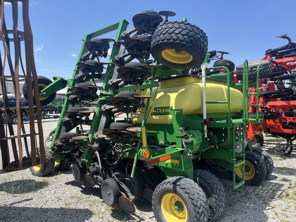 Image of John Deere 1990 equipment image 1