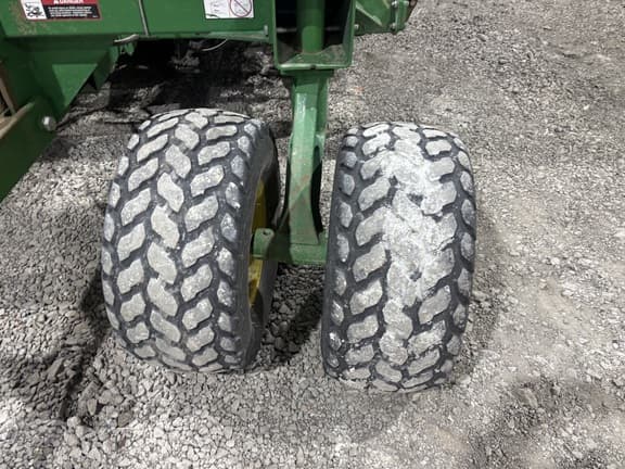 Image of John Deere 1990 equipment image 1