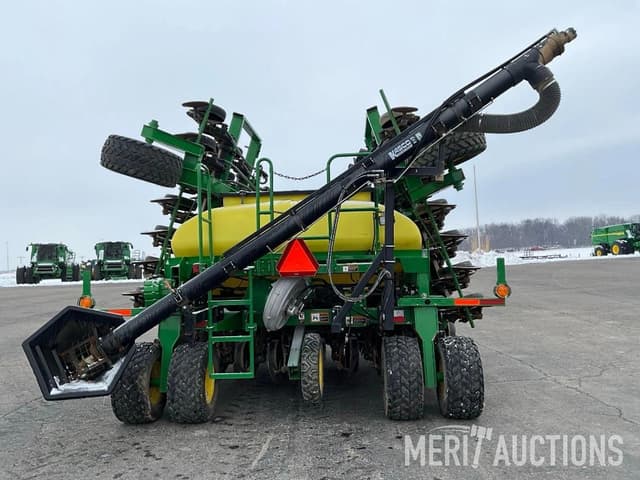 Image of John Deere 1990 equipment image 3