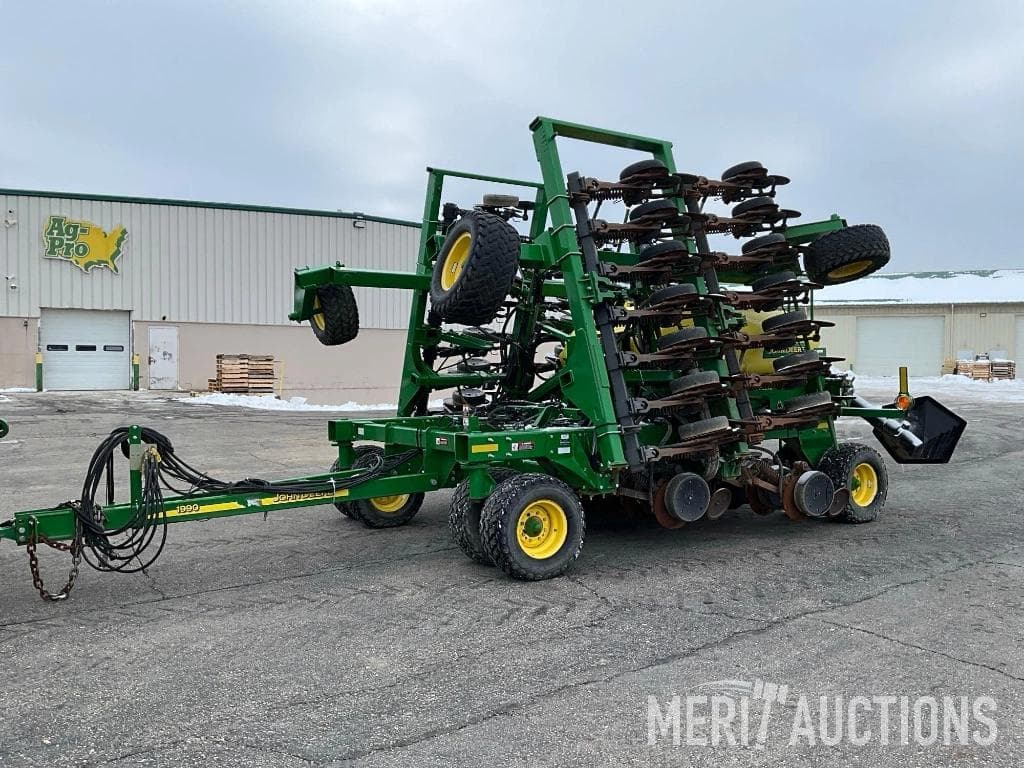 Image of John Deere 1990 Primary image