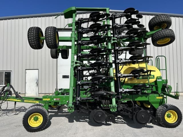 Image of John Deere 1990 equipment image 2
