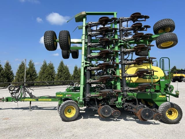 Image of John Deere 1990 equipment image 2