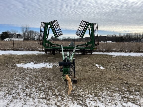 Image of John Deere 200 equipment image 3