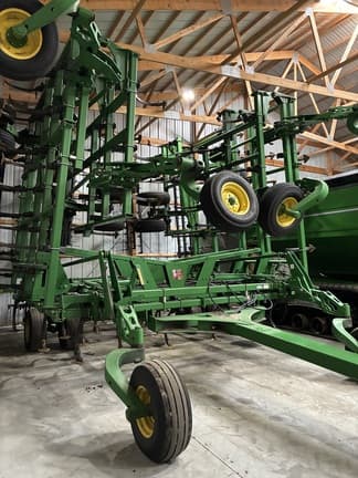 Image of John Deere 2210 equipment image 1