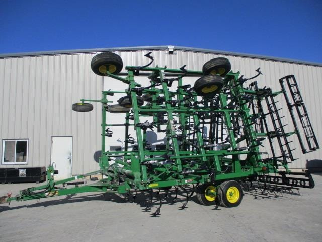 Main image John Deere 2210