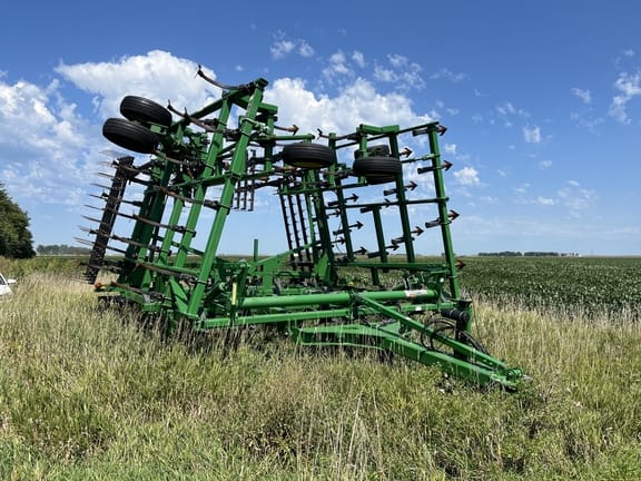 Main image John Deere 2210L