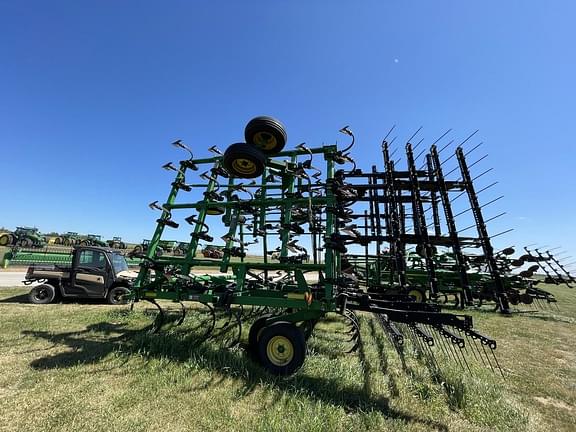 Image of John Deere 2210 equipment image 2