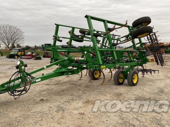 Main image John Deere 2210L