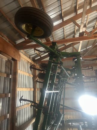 Image of John Deere 2210 equipment image 2