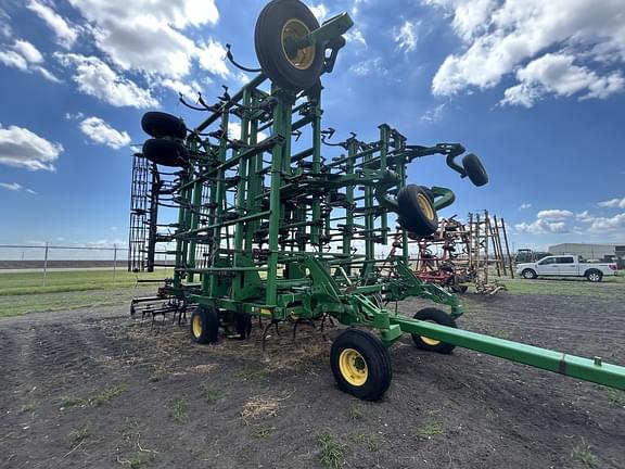 Image of John Deere 2210 equipment image 1