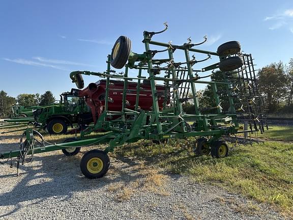 Image of John Deere 2210 equipment image 2