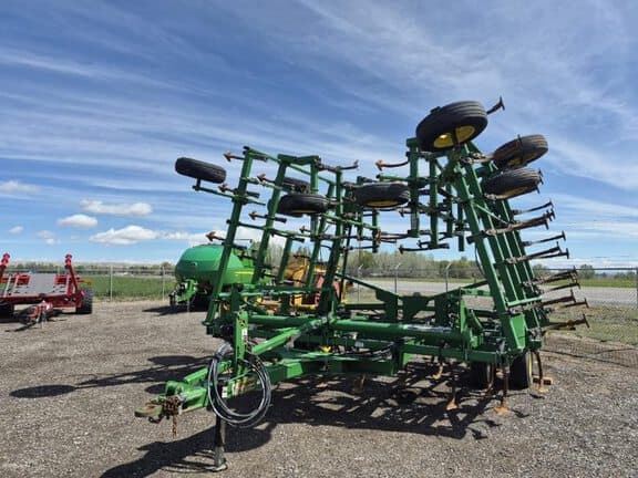 Image of John Deere 2210 equipment image 2