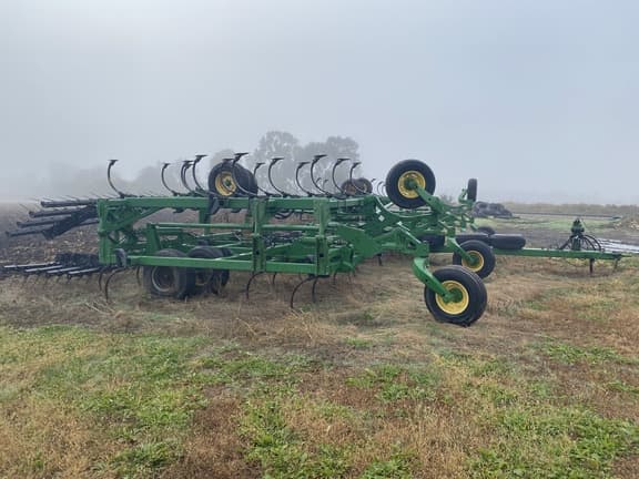 Image of John Deere 2210 Primary image