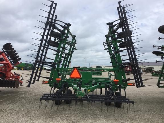 Image of John Deere 2210 equipment image 2