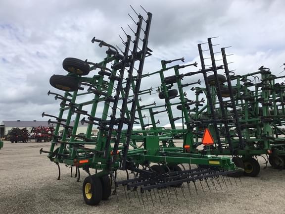Image of John Deere 2210 equipment image 4