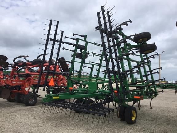 Image of John Deere 2210 equipment image 3