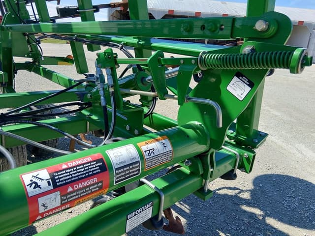 Image of John Deere 2210 equipment image 3