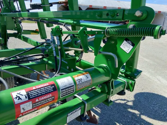 Image of John Deere 2210 equipment image 3
