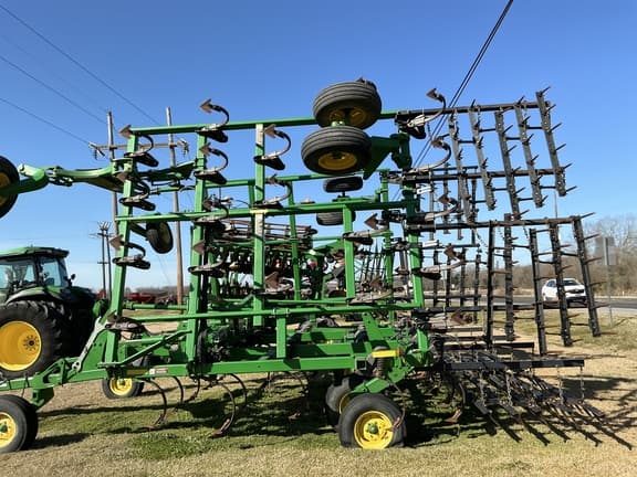 Image of John Deere 2210 equipment image 3