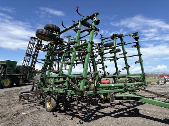 Image of John Deere 2210 equipment image 1
