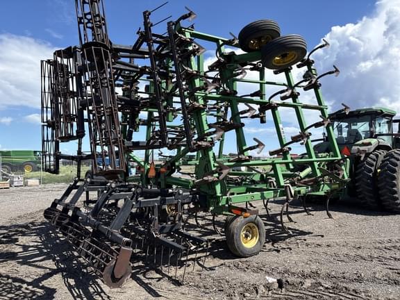 Image of John Deere 2210 equipment image 4