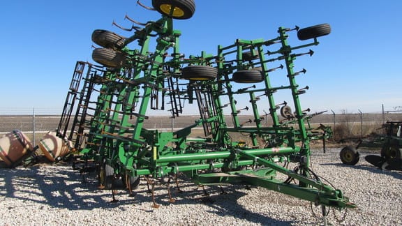 Main image John Deere 2210