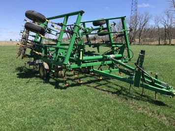 Main image John Deere 2210