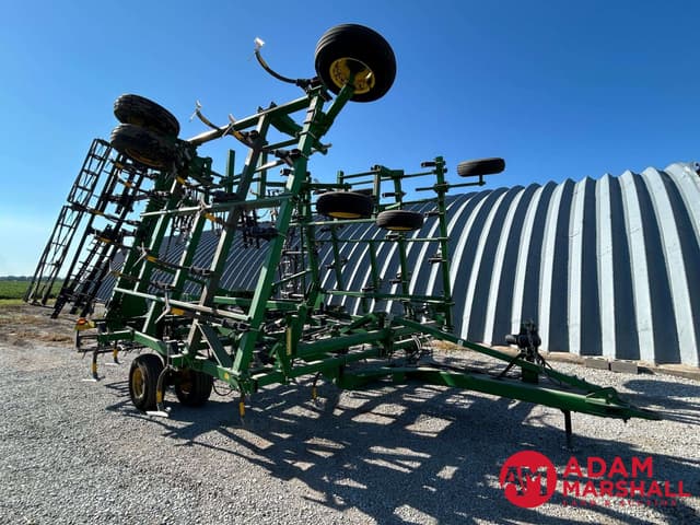 Image of John Deere 2210 equipment image 1