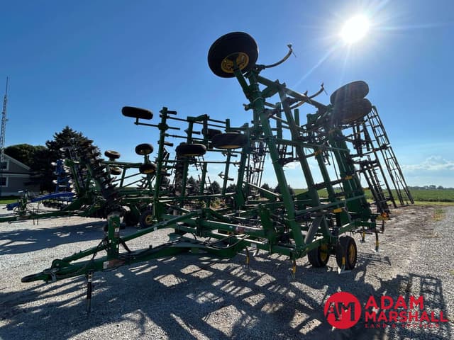 Image of John Deere 2210 equipment image 2