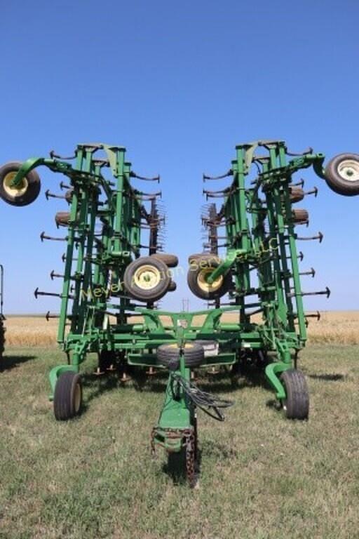 Image of John Deere 2210 equipment image 1