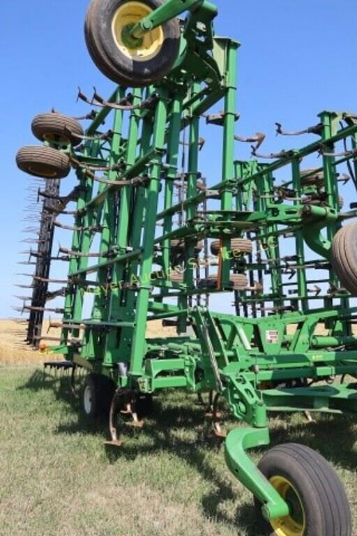 Image of John Deere 2210 equipment image 2