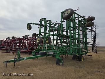 Main image John Deere 2210