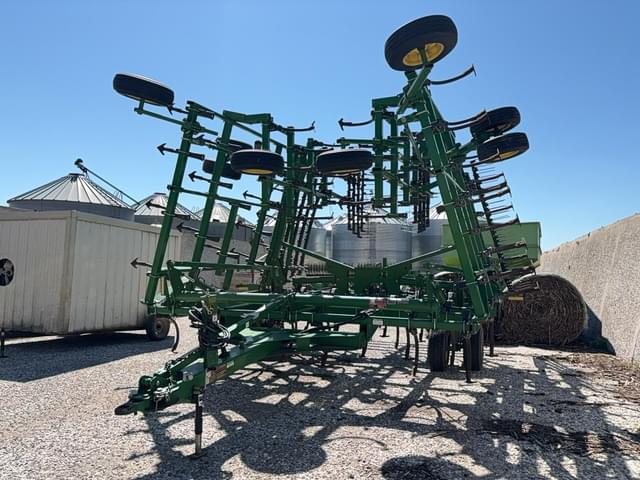 Image of John Deere 2210 equipment image 1